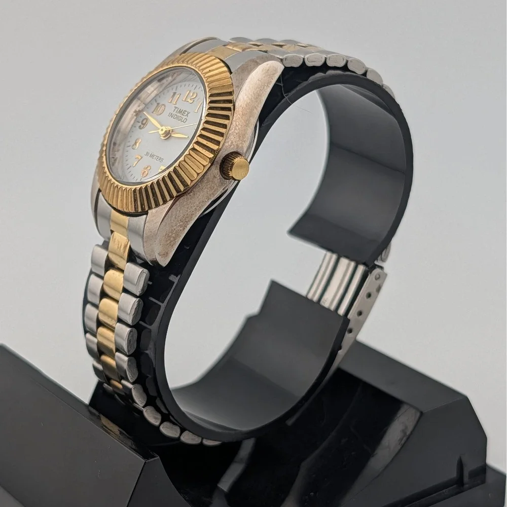 Timex Indiglo Two Tone Fluted Bezel White Dial‎ Date Quartz Watch WR